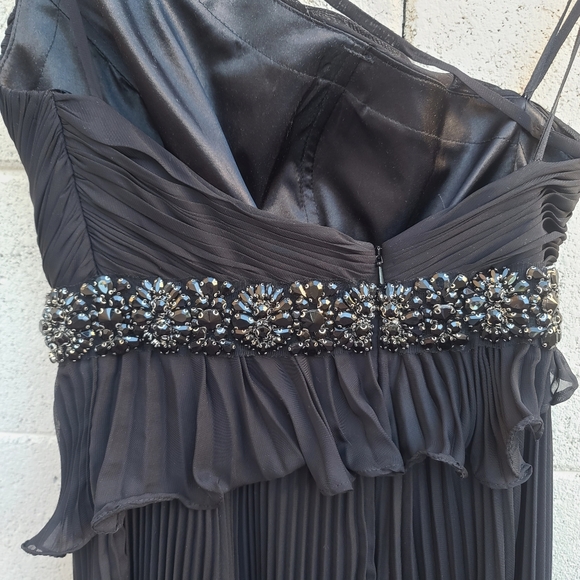 Mac Duggal | Ruffle Pleated One-Shoulder High-Low Gown in Black Size 4
